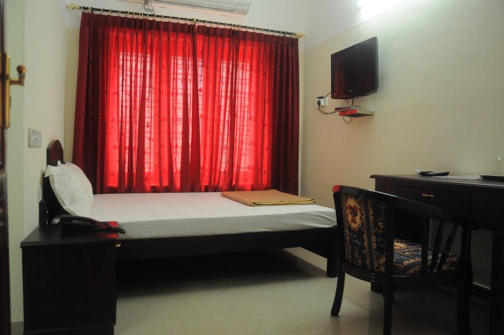 Dreamz Hotel Thiruvananthapuram Chambre photo